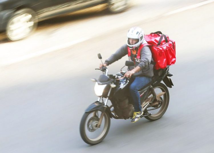 Entregador de delivery por app | Foto: Marcello Casal jr/Agência Brasil