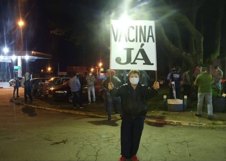 Motoristas fazem greve em garagem da Metrobus - Foto: CBN