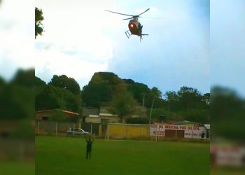 Policial é socorrido após ser ferido durante operação para captura de Lázaro Barbosa, suspeito de chacina no DF | Foto: Leitor / FZ