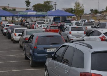 Postos aplicam quase 5 mil doses no primeiro dia de vacinação em pessoas com 50 anos em Aparecida | Foto: Enio Medeiros