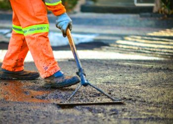 Obras de reconstrução do asfalto em Goiânia | Foto: Jucimar Sousa
