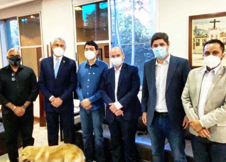 Henrique Arantes e Lucas Calil se reúnem com governador Ronaldo Caiado | Foto: Reprodução/Instagram