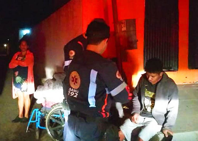 Homem é vítima de facadas na cabeça no Setor Garavelo, em Aparecida | Foto: Samu