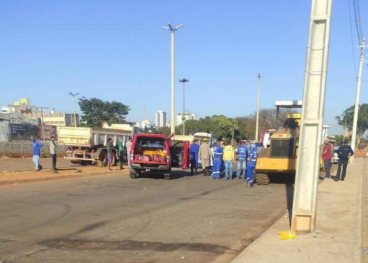 Homem tenta consertar trator e tem mão arrancada por hélice do motor | Foto: Reprodução