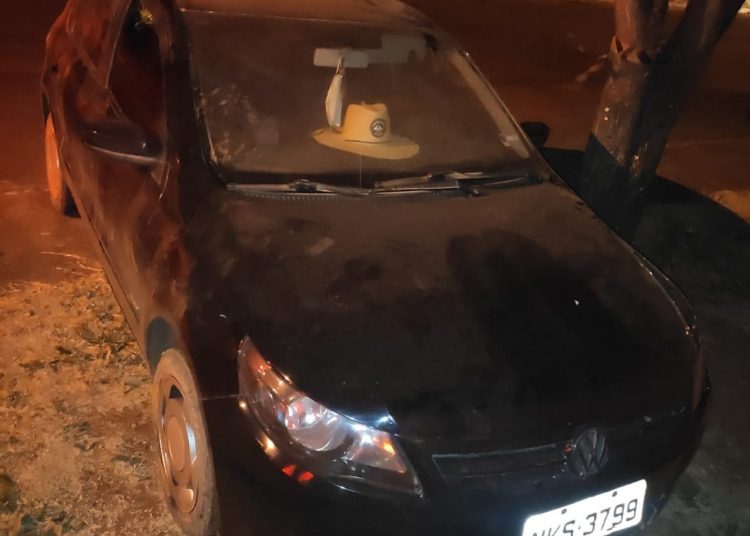 Veículo roubado usado para cometer crimes | Foto: PM