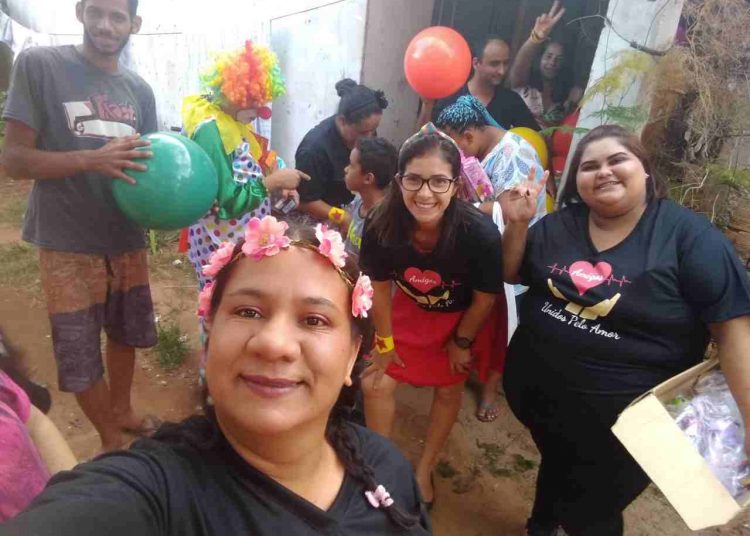 Projeto Unidos pelo Amor doa brinquedos e kits com lanche para crianças em Aparecida | Foto: Arquivo Pessoal/Wanessa