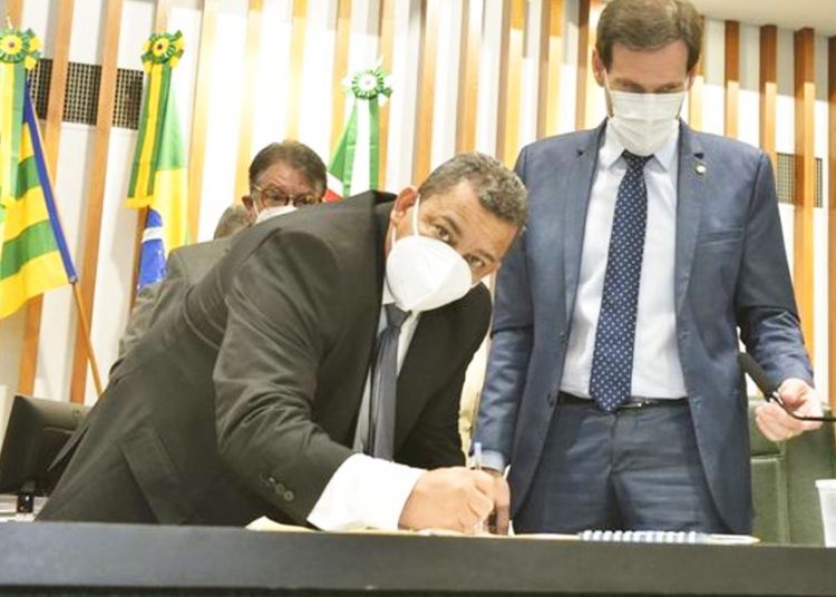 Sérgio Bravo toma posse como deputado estadual por Goiás | Foto: Valdir Araújo