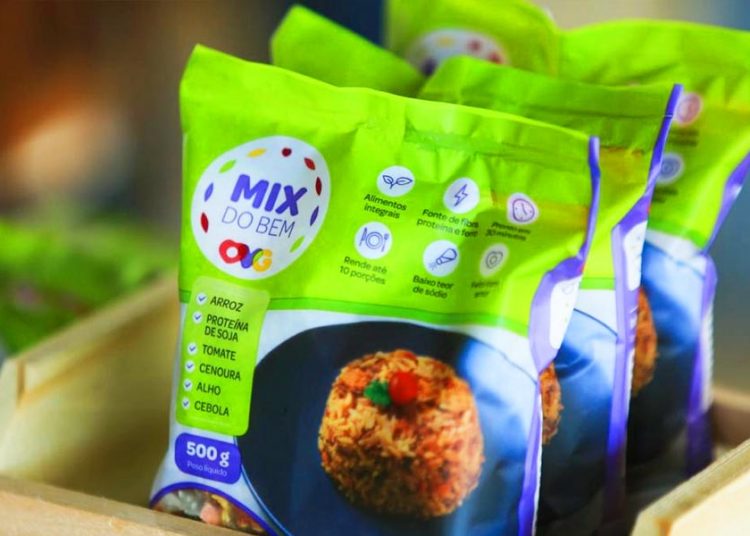 Governo de Goiás apresenta Mix do Bem, alimento nutritivo com arroz, proteína de soja, cenoura, tomate, alho e cebola | Foto: Wesley Costa
