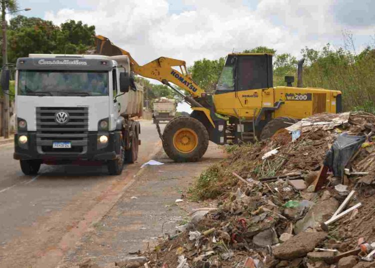 Retirada de entulho no Madre Germana | Foto: Secom