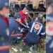 Menino é atendido pelo Samu após perder o pé em trilho | Foto: Samu