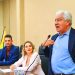 Vilmar Rocha discursa na cerimônia de posse de Camila Rosa e Hans Miller como presidente e vice do PSD Aparecida | Foto: Folha Z