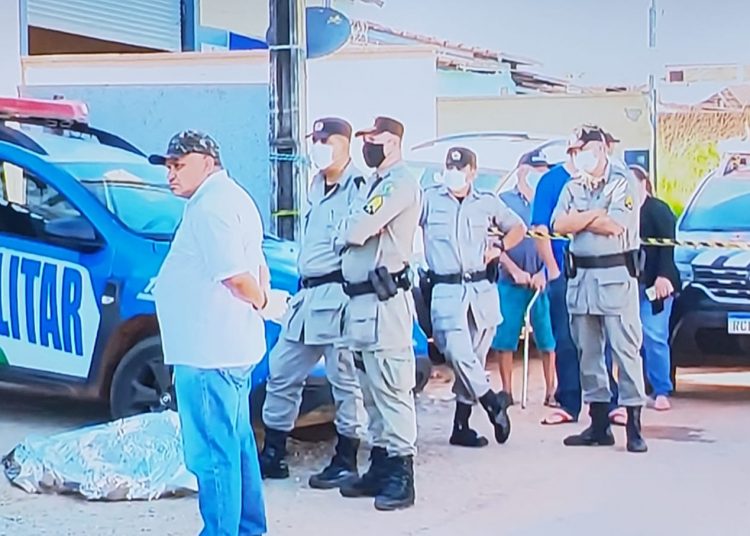 Pastora é morta a pauladas na porta de igreja em Goiânia