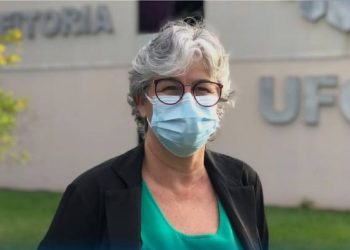 MEC dá posse à nova reitora da UFG