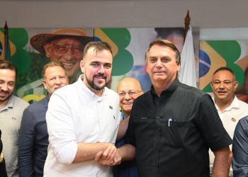 Gustavo Mendanha e Jair Bolsonaro em Brasília, no sábado (19) | Foto: Reprodução