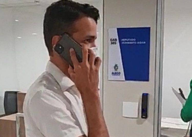 Max Menezes na Assembleia Legislativa | Foto: Folha Z
