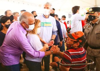 Rogério Cruz e Ronaldo Caiado em mutirão | Foto: Secom Goiânia