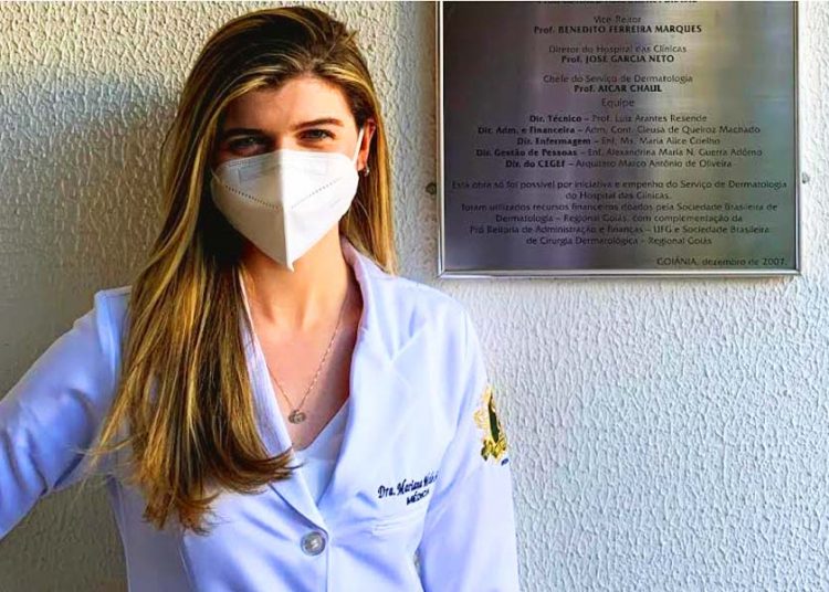 Egressa do curso de Medicina do Centro Universitário Alfredo Nasser (Unifan), Mariana Melo | Foto: Arquivo Pessoal