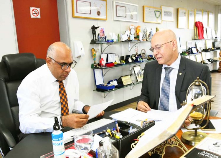 Rogério Cruz e Professor Alcides | Foto: Divulgação