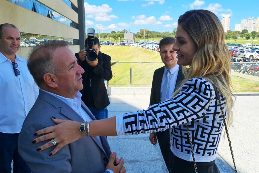Vilmar Mariano e Flávia Teles | Foto: Folha Z