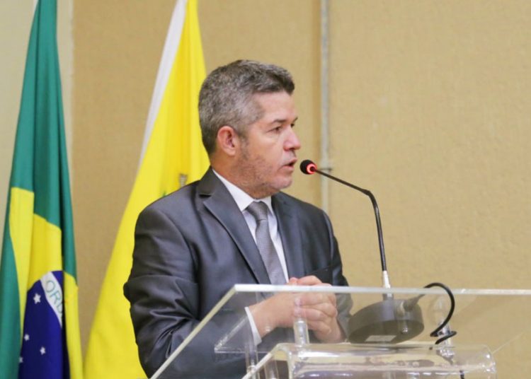 Delegado Waldir na Câmara de Aparecida de Goiânia | Foto: Marcelo Silva