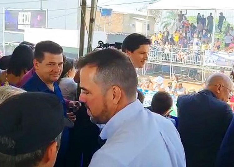 Gustavo Mendanha e Daniel Vilela no desfile cívico de Aparecida de Goiânia | Foto: Folha Z