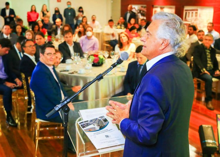 Ronaldo Caiado participa do lançamento da Semana de Moda Goiana: evento, que será realizado em agosto, vai divulgar potencial de Goiás para o país | Foto: Divulgação