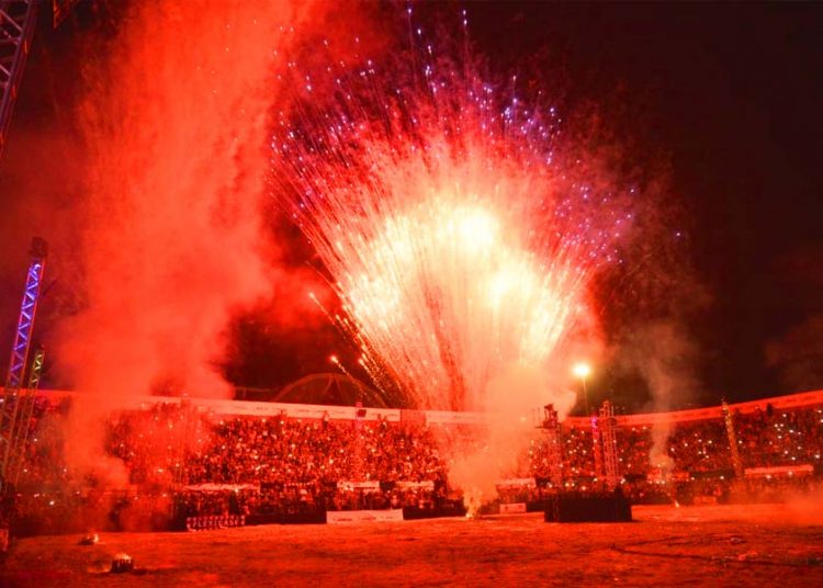 Fogos artifício no Aparecida é Show | Foto: Claudivino Antunes