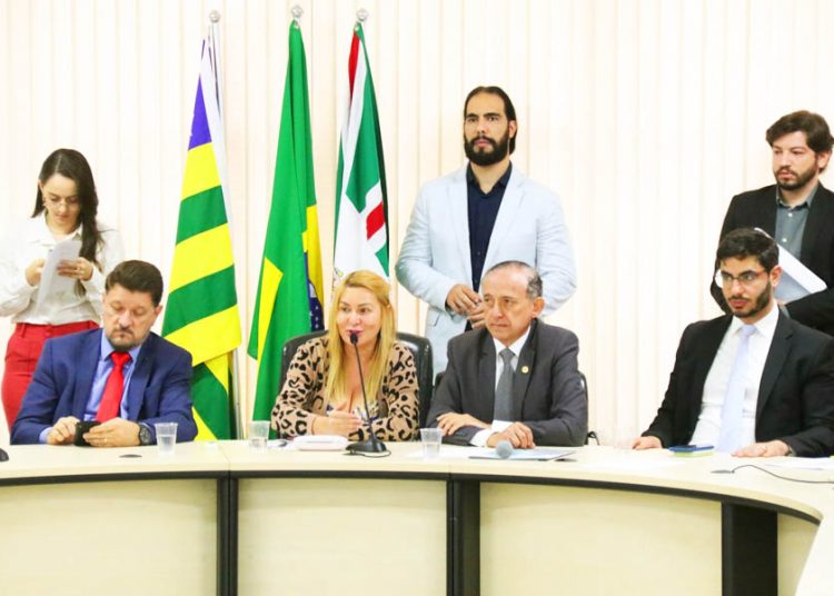 Secretária municipal de Relações Institucionais Valéria Pettersen foi à Câmara de Goiânia nesta 3ª feira (17) | Foto: Divulgação / Câmara