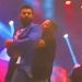 Fã invade palco e agarra Gusttavo Lima | Foto: Reprodução