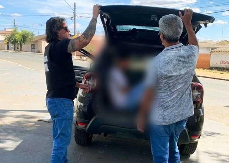 Homem tenta aplicar golpe em policial em serviço e é preso em flagrante, em Goiânia | Foto: Divulgação / PCGO
