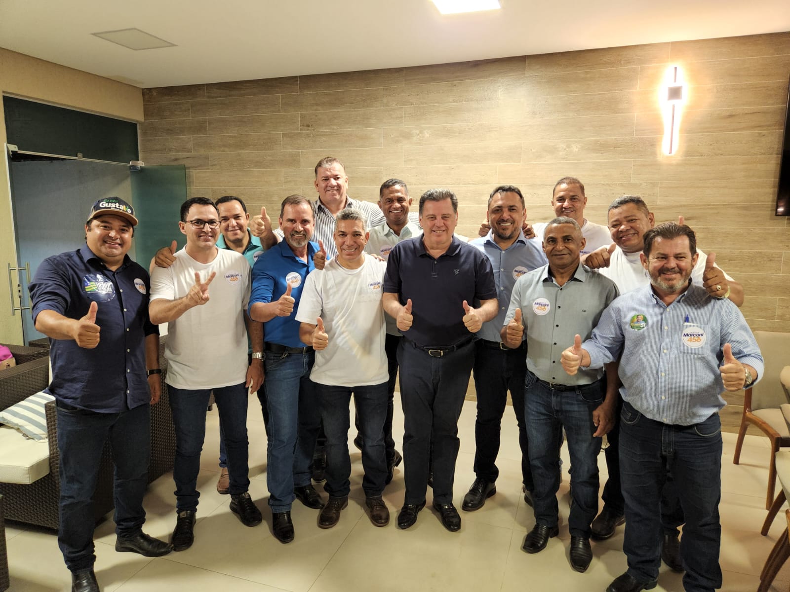 Ex-governador Marconi Perillo recebe apoio de vereadores em Aparecida de Goiânia (Foto: Cauan Santos - Folha Z)