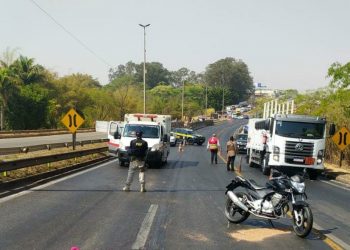 A BR-153 ficou interditada nos 2 sentidos | Foto: Corpo de Bombeiros