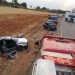 De acordo com a Polícia Rodoviária Estadual (PRE), o condutor do Golf prata teria invadido a pista e colidido com um Astra preto | Foto: Corpo de Bombeiros