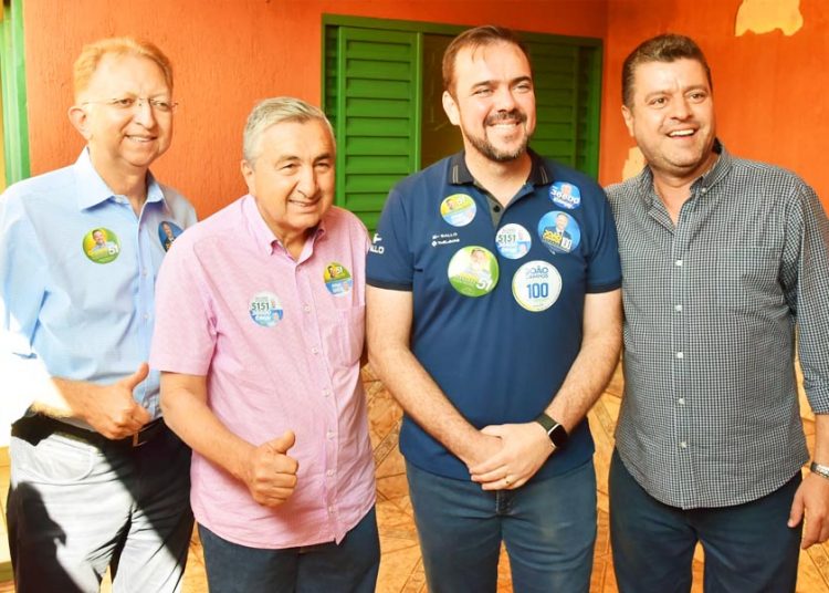 João Campos, candidato ao Senado, Gilmar Alves, ex-prefeito de Quirinopolis e candidato a deputado estadual, Gustavo Mendanha, candidato ao Governo de Goiás, e Fábio Capanema, prefeito de São Simão | Foto: Rodrigo Estrela