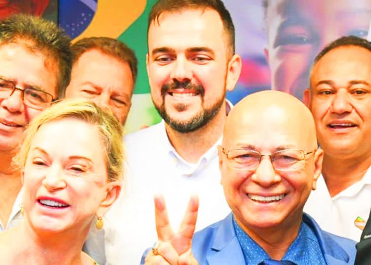 Magda Mofatto, Gustavo Mendanha e Professor Alcides | Foto: Reprodução