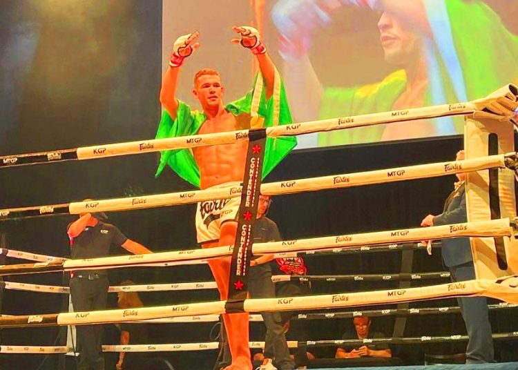 Atleta de Aparecida de Goiânia vence campeonato de Muai Thay na Inglaterra | Foto: Divulgação