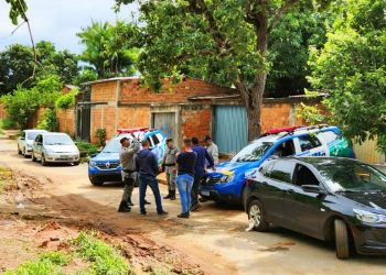 PM monta vigília para evitar depredação à casa do homem que confessou homicídio de menina em Goiânia | Foto: José Alves / Folha Z