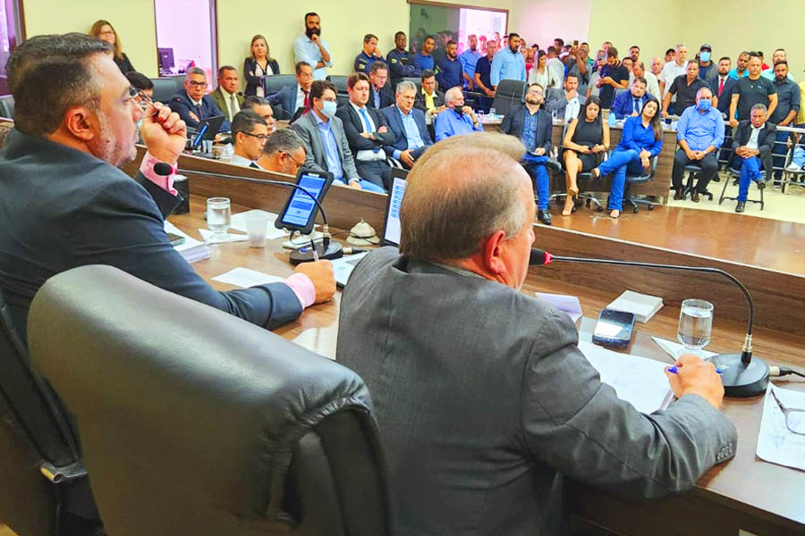 Vilmar Mariano fala na Câmara de Aparecida | Foto: José Alves / Folha Z