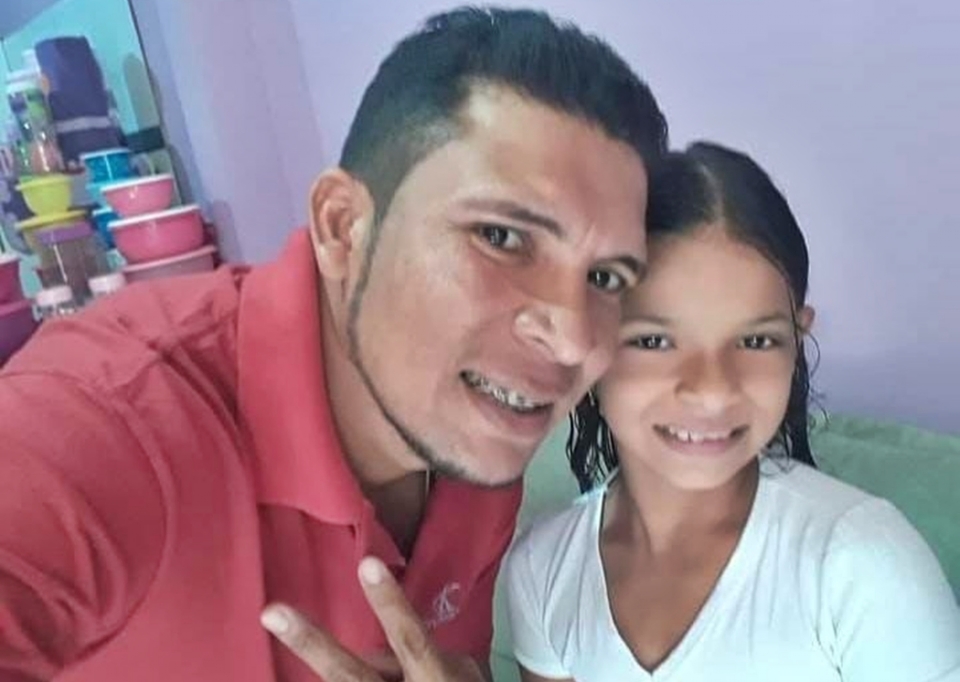 Larissa estava acompanhando o pai, Getúlio, e a mãe, Raquel, no bar | Foto: redes sociais