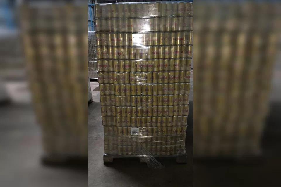 Estoque de cerveja fake | Foto: PM