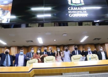 Cota de 30% de mulheres na mesa diretora avança na Câmara