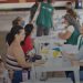 Famílias da região da Vila Mutirão recebem escrituras do Governo de Goiás