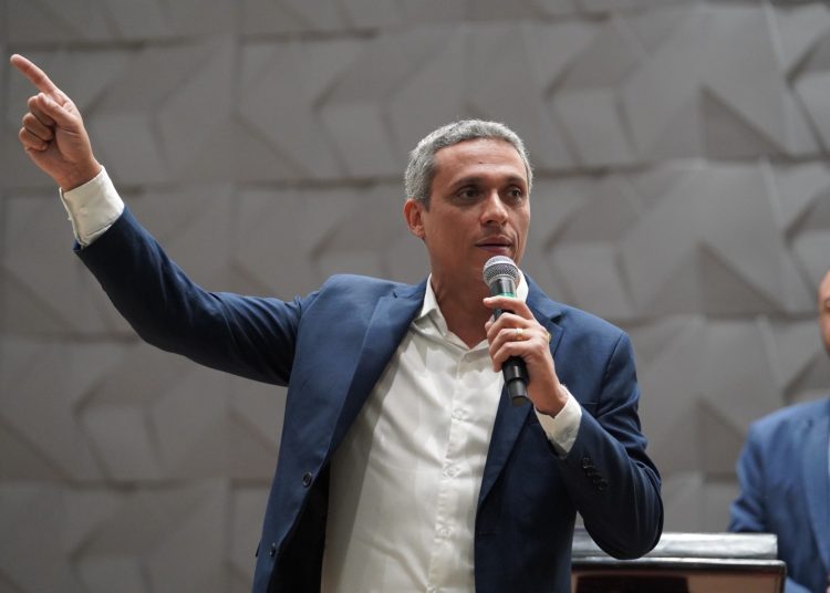 Gustavo Gayer assume PL Goiânia e pede para direita entrar na política