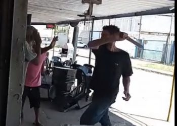 Um homem de 50 anos foi agredido a facadas por 2 homens em Aparecida de Goiânia | Foto: Reprodução