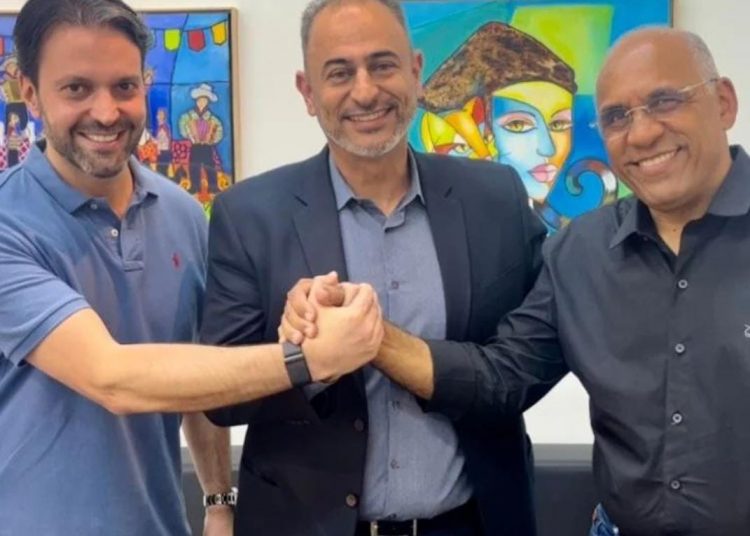 Novo secretário de Educação de Goiânia lançou sua esposa para enfrentar Gustavo Mendanha nas urnas