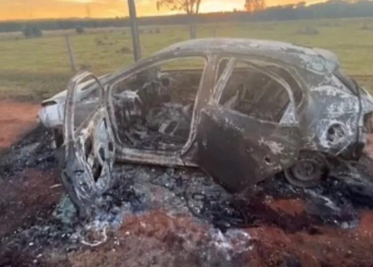 Crianças encontradas carbonizadas podem ter sido mortas a facadas pelo pai
