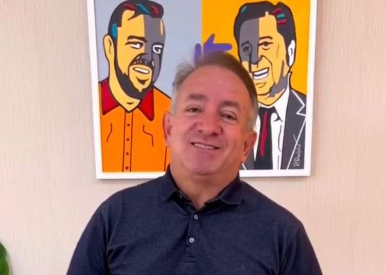 Quadro com foto de Mendanha e Maguito é retirado do gabinete de Vilmar