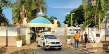 Corpo de empresário esmagado por cabine de caminhão é enterrado em Aparecida