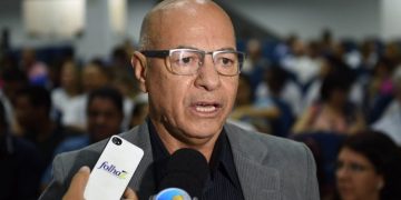 Professor Alcides é candidato à prefeito de AP?