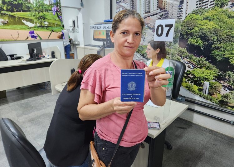 O interessado deve comparecer à sede do Sine | Foto: SEDEC